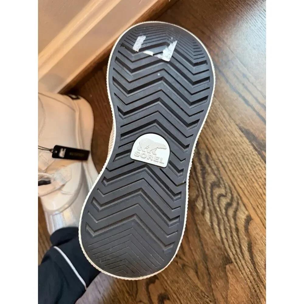 Sorel Out N About Waterproof Booties white silver Youth Sz 6 NWT